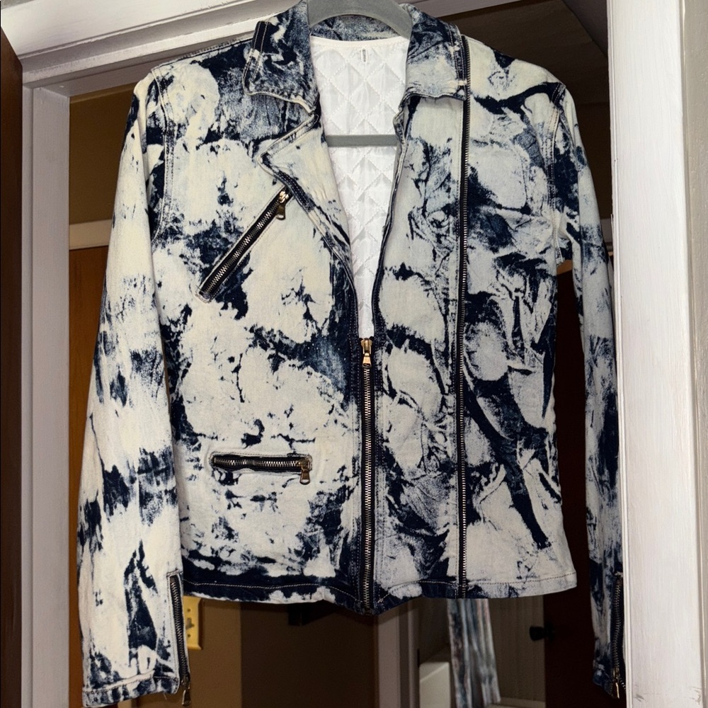 Tie-Dye Denim Jacket
MEDIUM